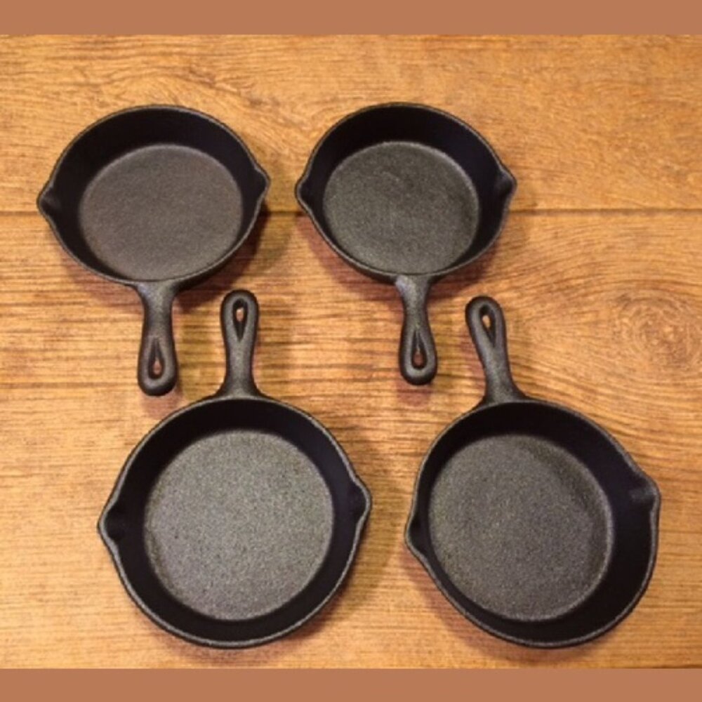 Four Old Mountain Cast Iron Mini-Skillet 4 1/2" wide Four 0166-10137